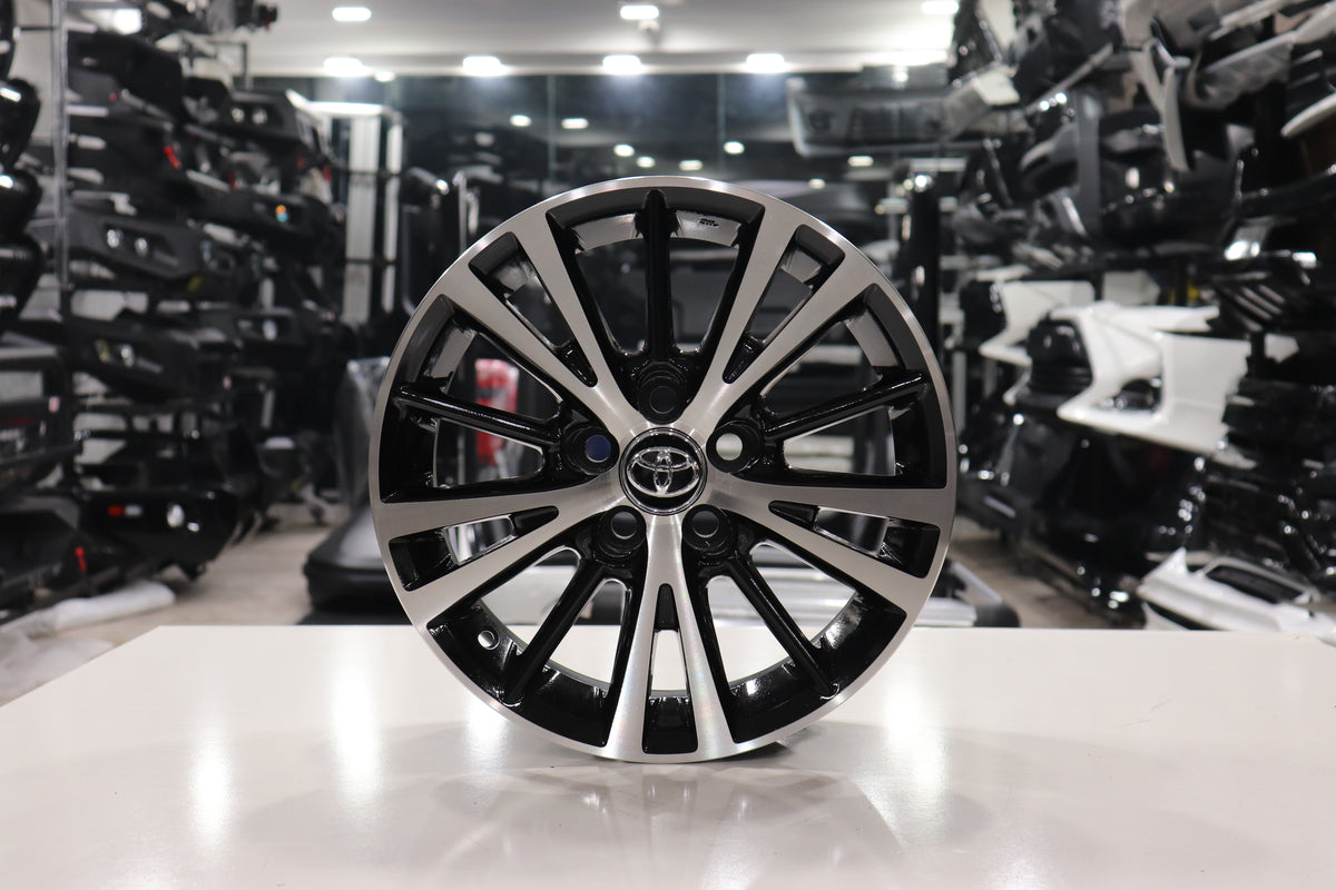 Toyota OEM Style Multi-Spoke Dual-Tone Machined Alloy Wheel