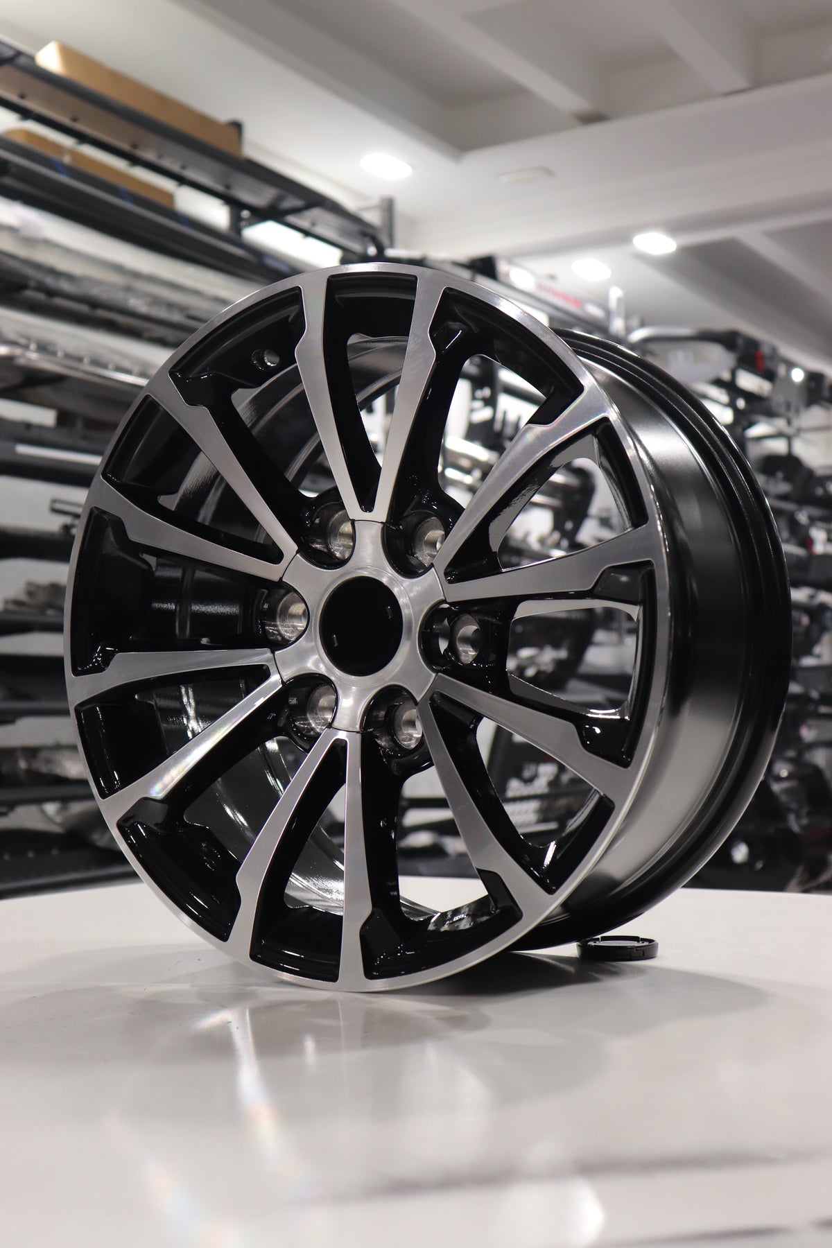 Sport Split Multi-Spoke Dual-Tone Machined Alloy Wheel