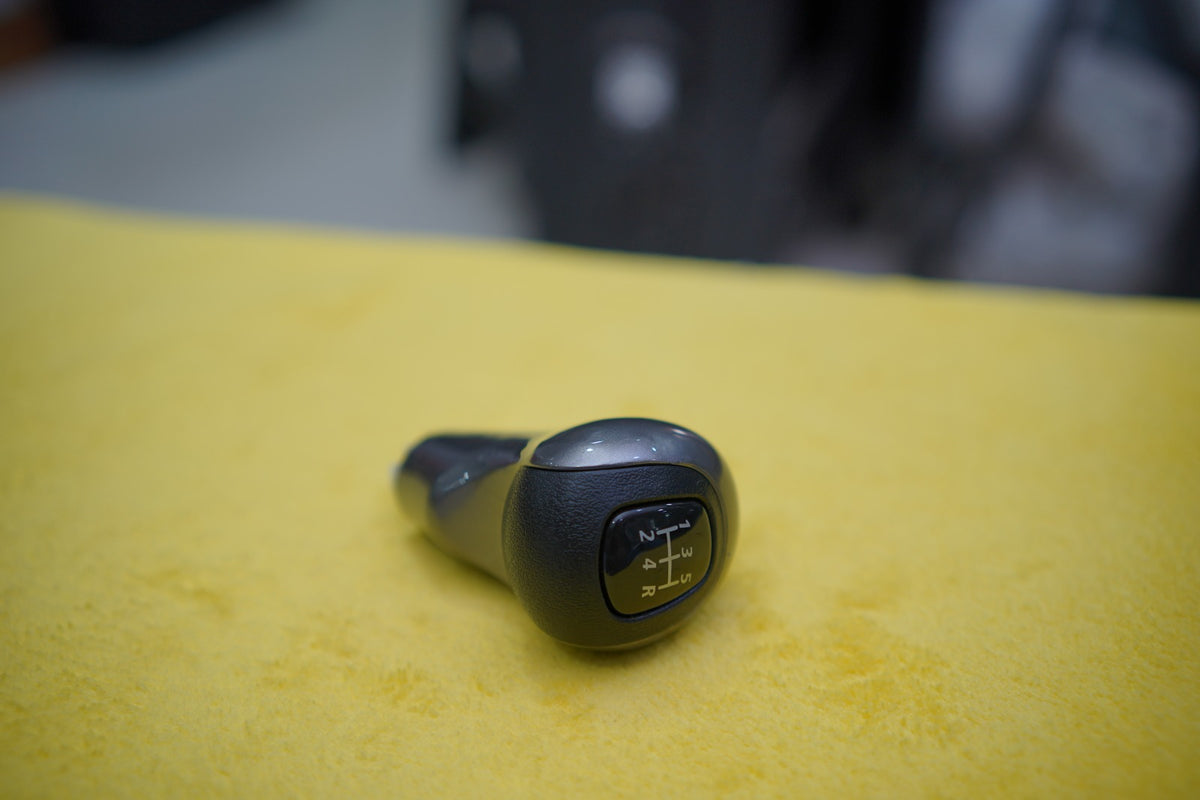Honda Civic Reborn (2006–2012) 5-Speed Manual Gear Shift Knob – Gunmetal & Leather Finish